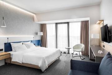 Большой двухместный номер с 1 кроватью в Отеле Hotel ATRIUM